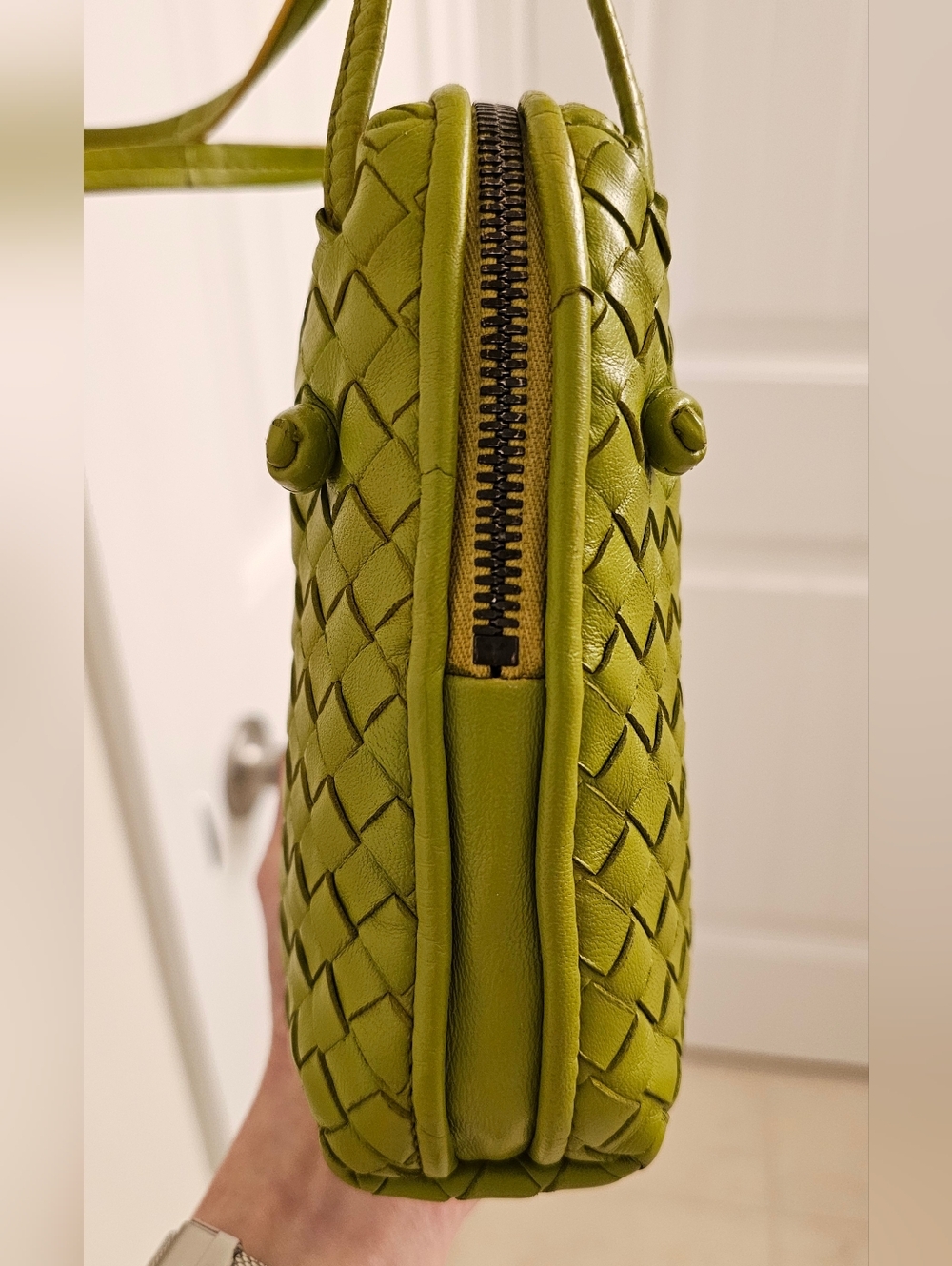 Bottega Green Crossbody Bag - Picture 3 of 12